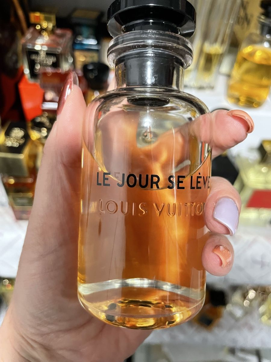 Louis Vuitton Profumi & Eau de Toilette: Louis Vuitton "Le Jour Se Lève"  2 ml Abfüllung – Usato da Reinach BL venduto da basilisk2803