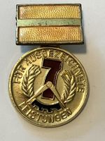 1 Anstecknadel DDR für ausgezeichnete Leistungen 7