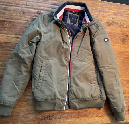tolle Tommy Hilfiger Winterjacke Gr. 176