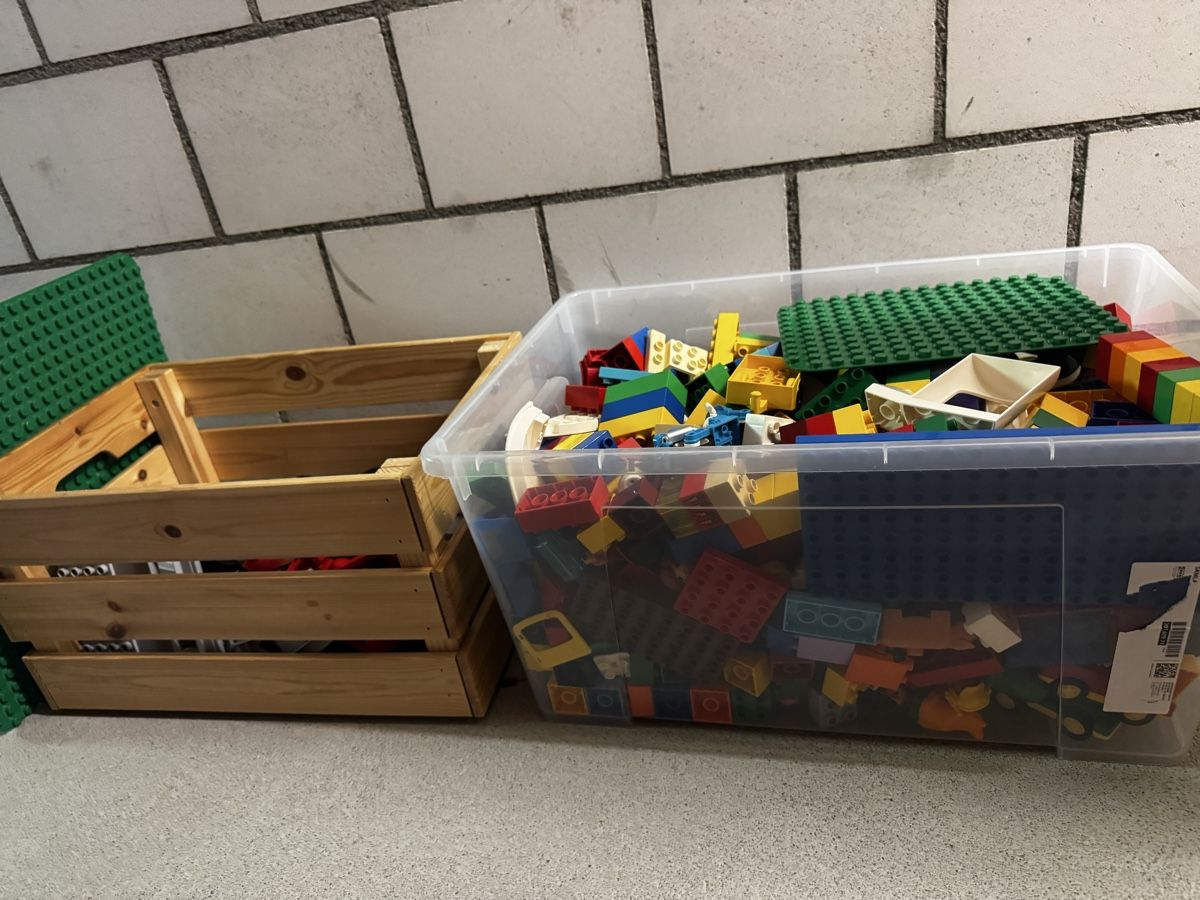 Lego Jouets: Lego mit Zug  – D'occasion à Urtenen-Schönbühl par m19_2fdb 2