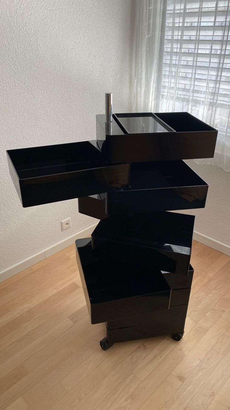 Eléments de bureau: Design Rollcontainer Magis 360° mit 10 Fächer schwarz – D'occasion à Thun par and_275y 2