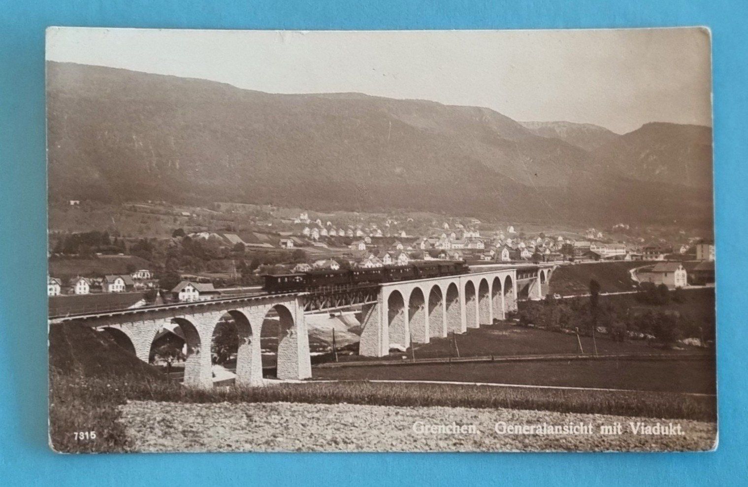 Cartoline postali: Grenchen - Viadukt mit Eisenbahnzug – Usato da Rothrist venduto da RROENK