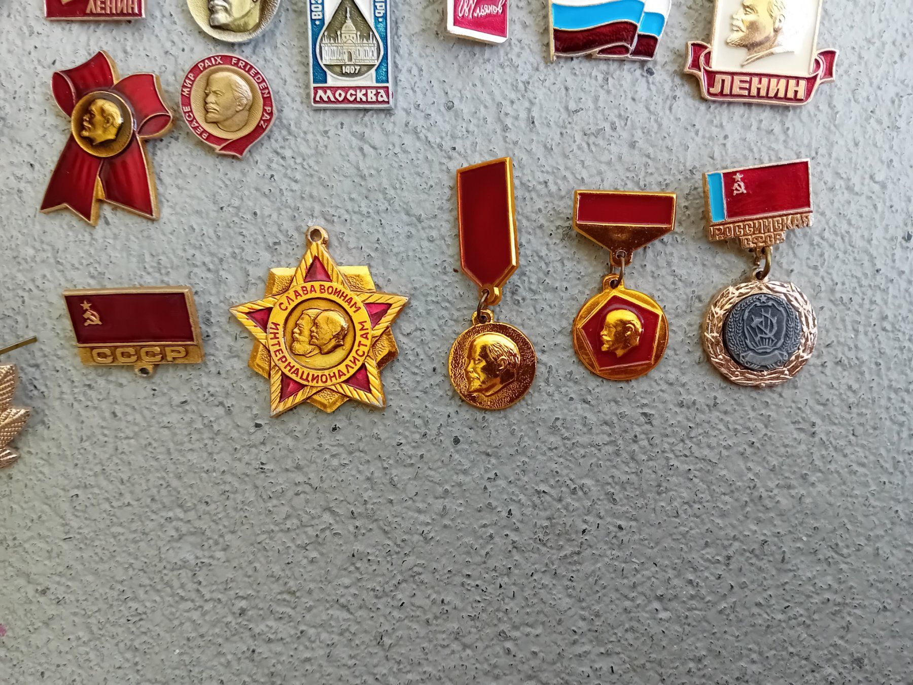 Plaketten & Abzeichen: Russische Abzeichen lot 40stk. – Neu (gemäss Beschreibung) aus Kriens von  3