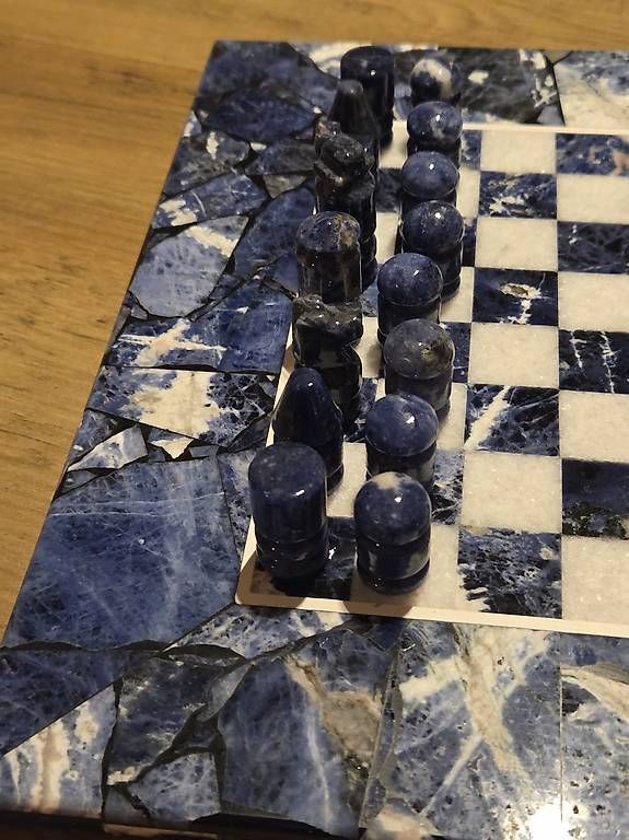 Giochi: Schachbrett aus Stein mit Figuren aus Stein – Usato da Tamins venduto da Pludan 3