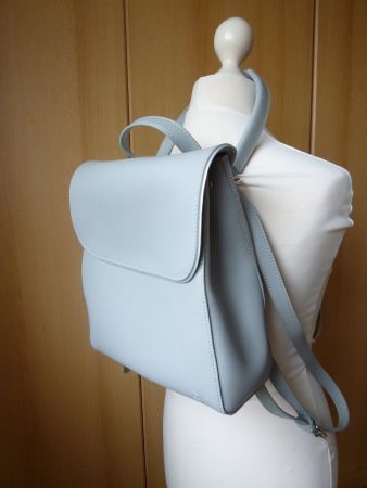 sehr schöner Rucksack Tagesrucksack Grau