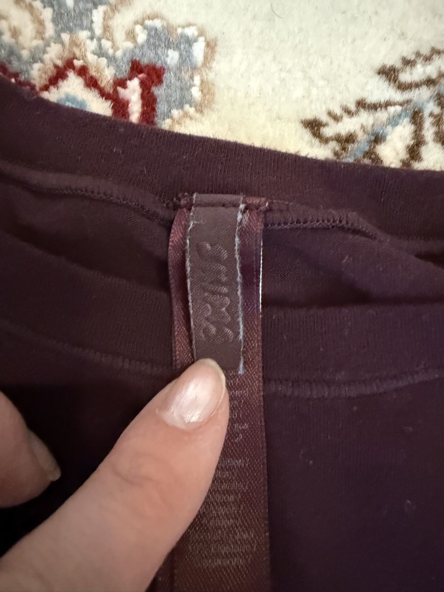 Skims Top: Burgundy Skims Longsleeve – Nuovo (secondo la descrizione) da Luzern venduto da Itsclaire 3