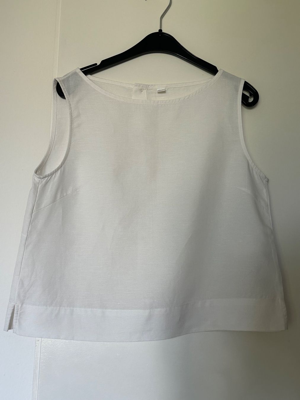 Tops: Uniqlo Top weiss NEU – Neu (gemäss Beschreibung) aus Zürich von ong8