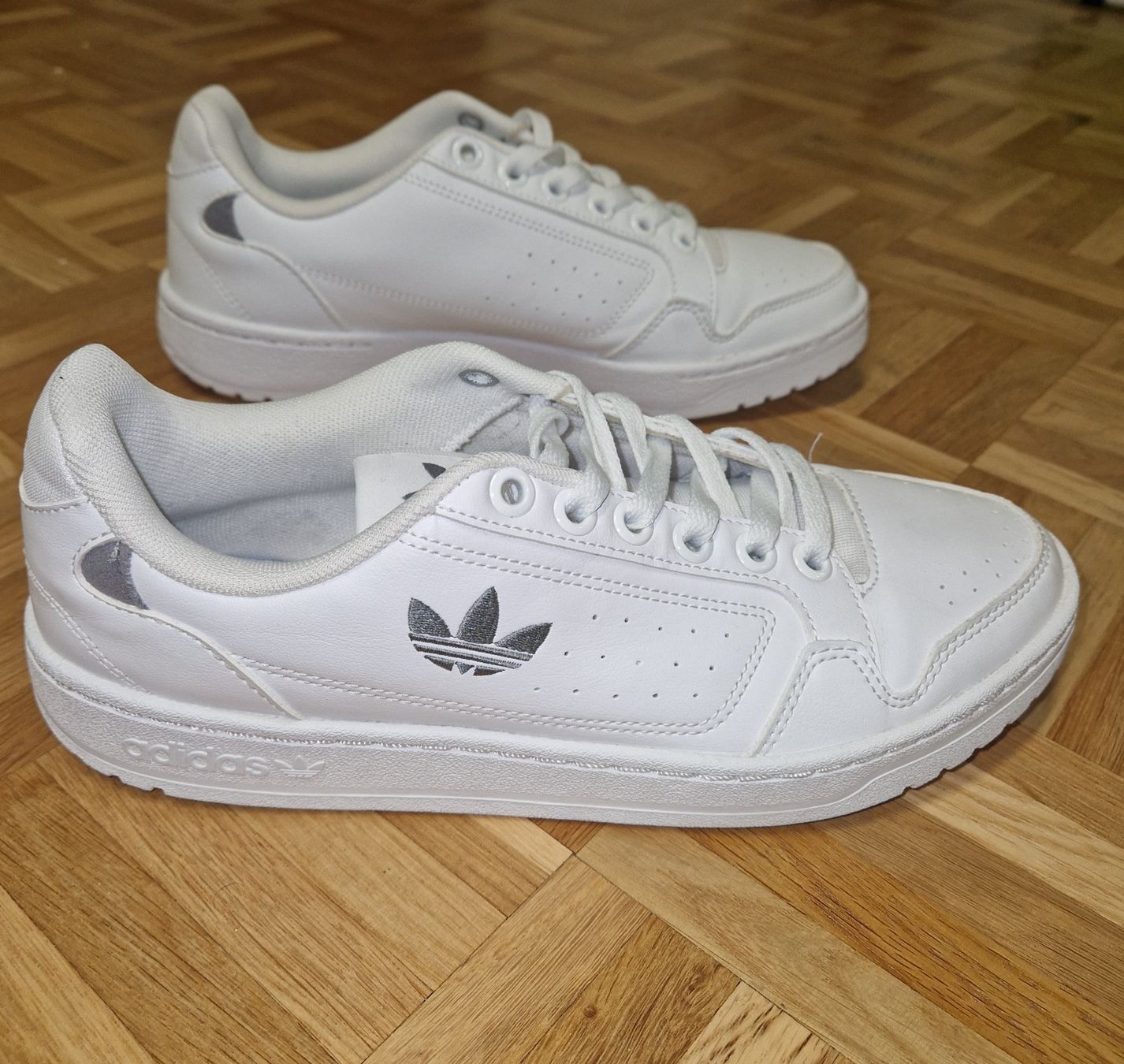 Adidas Scarpe da donna: Adidas Sneaker Gr. 40 2/3 weiss – Usato da Fällanden venduto da McSunny 3