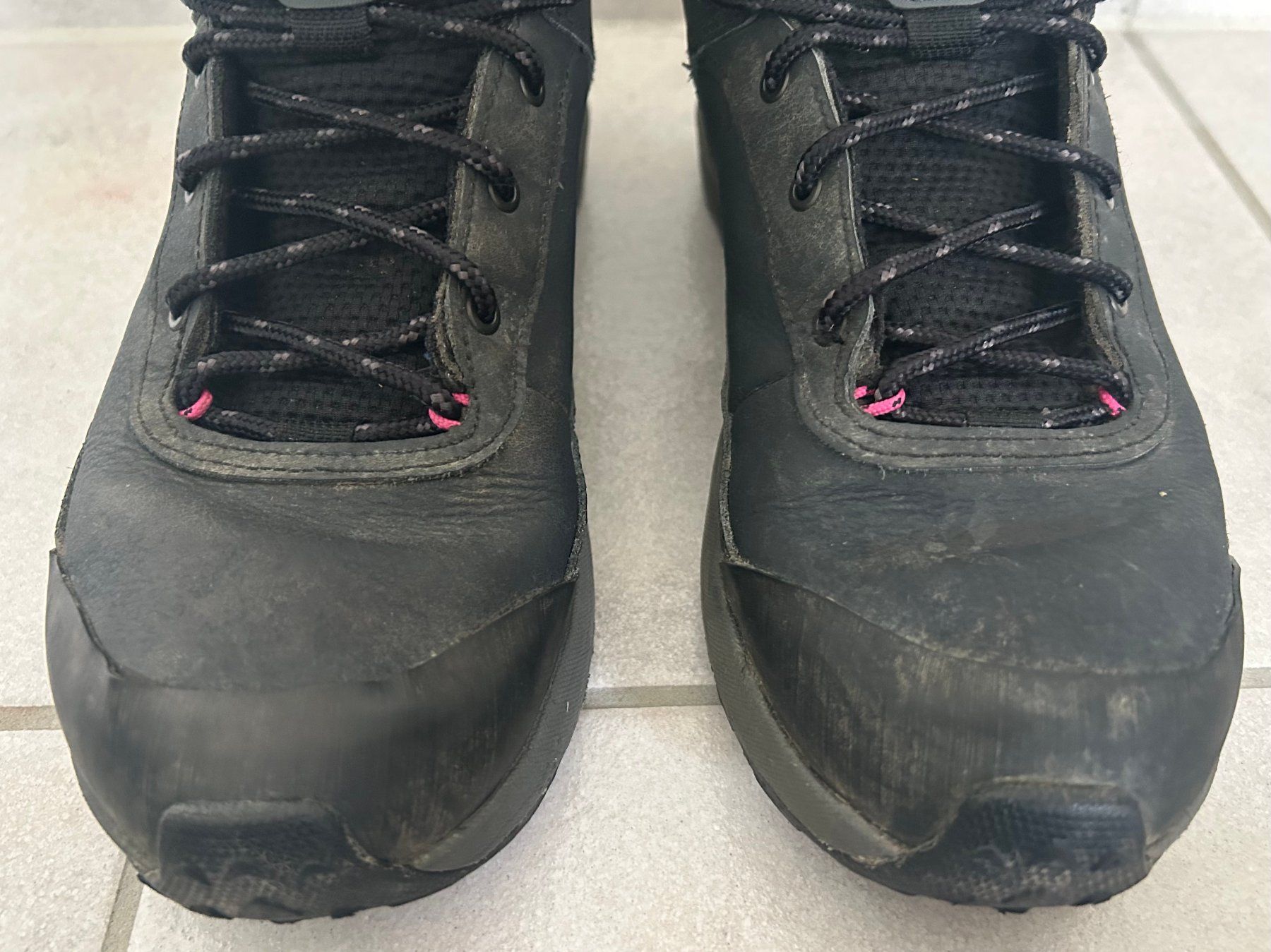 Columbia Scarpe da donna: Columbia / Wanderschuhe (Gr.41) – Usato da Dietlikon venduto da Mankai 7