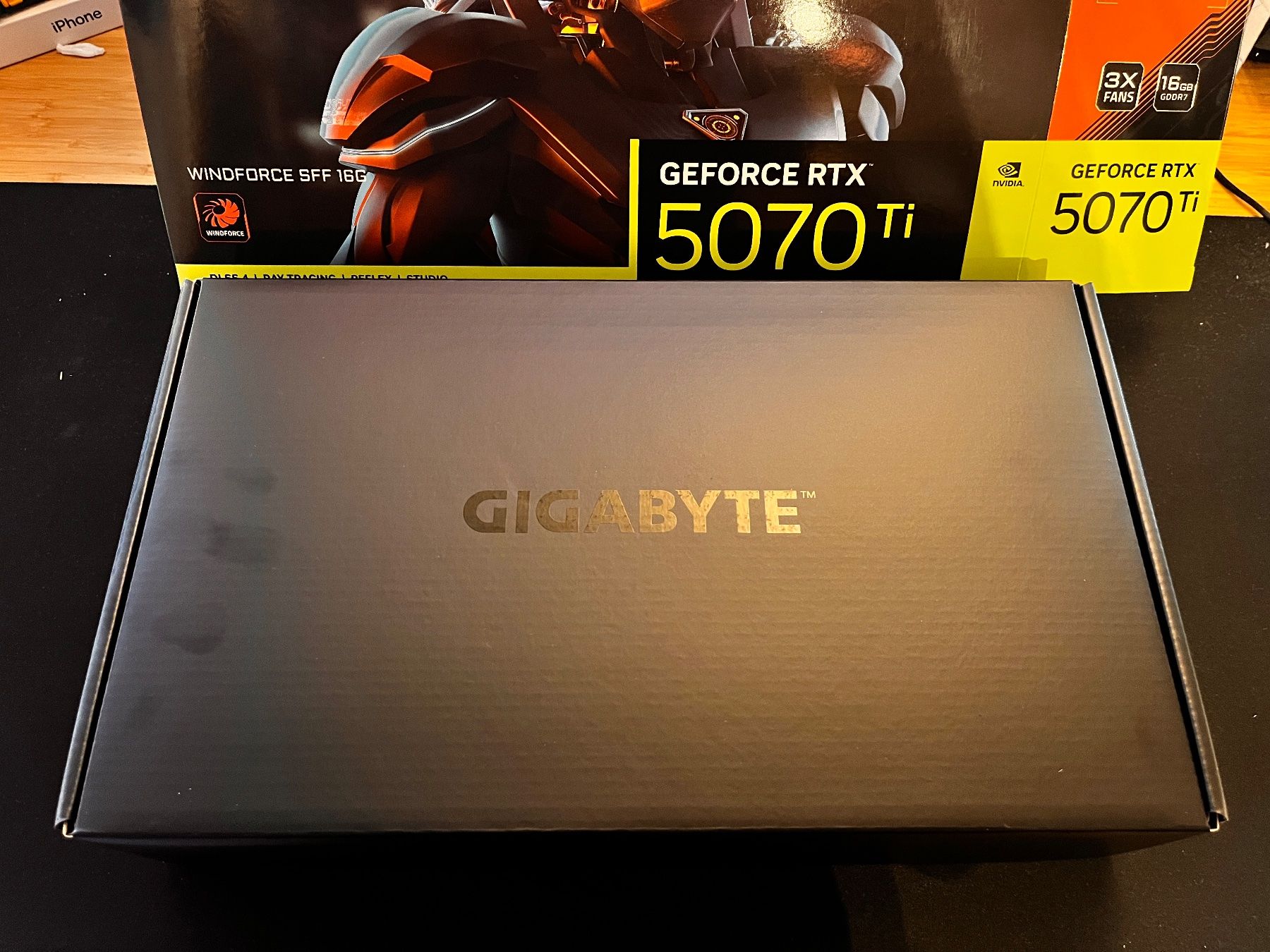 Nvidia Schede grafiche: RTX 5070 Ti Gigabyte GeForce Windforce SFF (Neu) – Nuovo e nell'imballaggio originale da Seengen venduto da dd1_bmd7 2