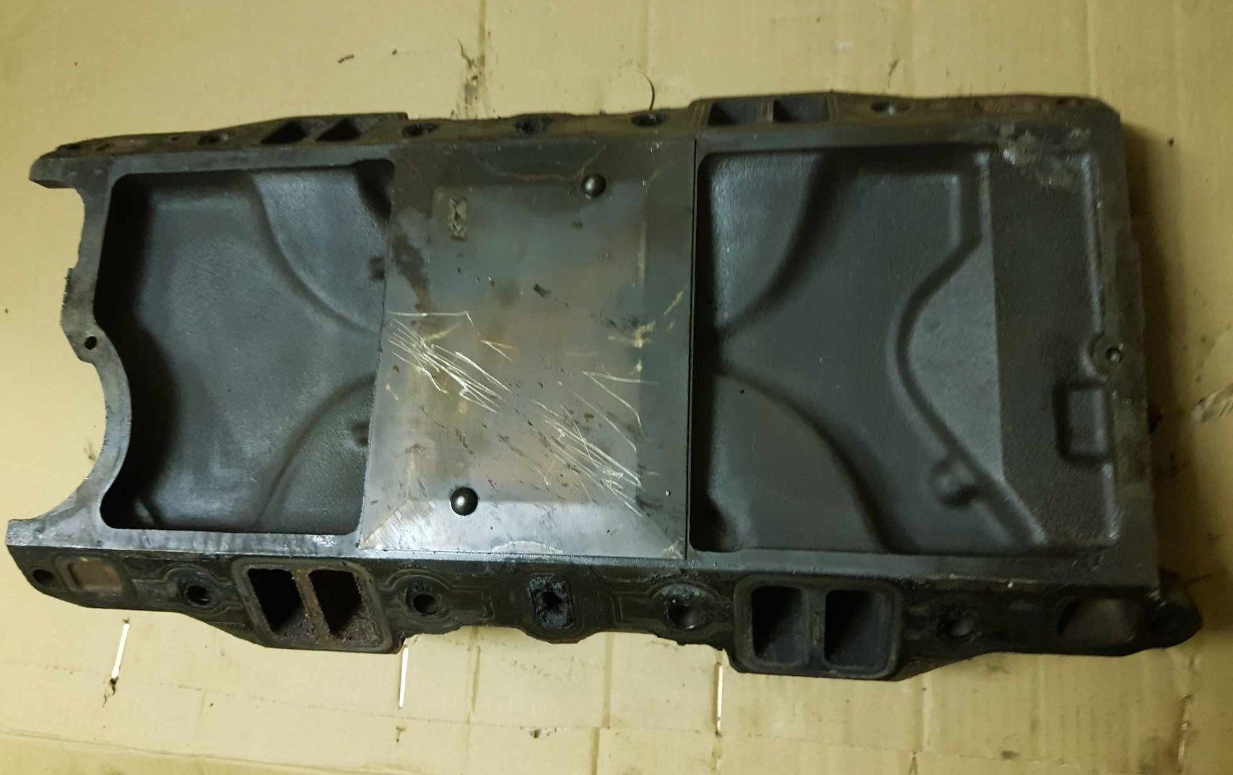 Chrysler Tutti pezzi di ricambio auto: Original Intake Chrysler 273 + 318 SB – Usato da Niedergösgen venduto da usc_tt5r 3