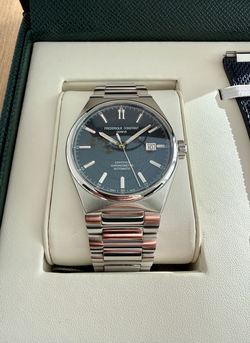 Frederique Constant Montres: Frederique Constant Highlife Automatic COSC – D'occasion à Sugiez par AlexG_22