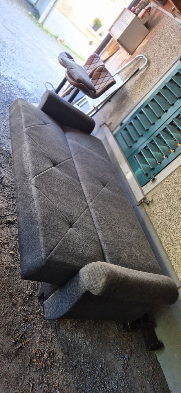 Divani: Schlafsofa – Usato da näfels venduto da vrenit 2