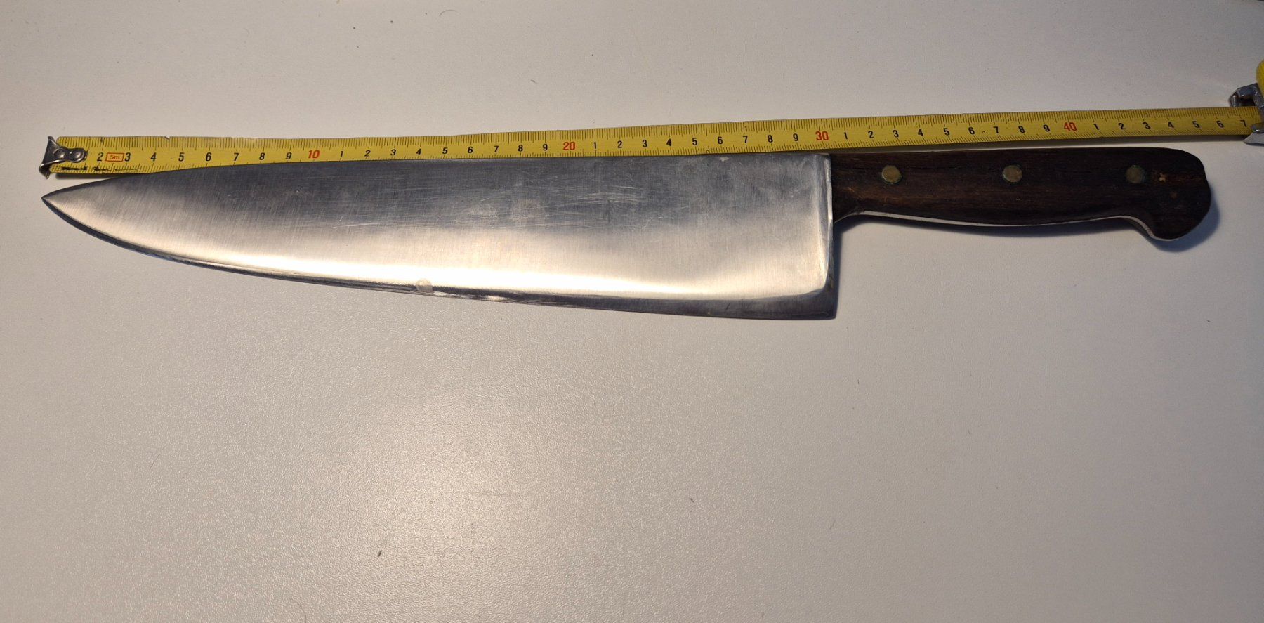 Coltelli da cucina: Couteau de chef de bonne qualité – Usato da Monthey venduto da McAuthor 1
