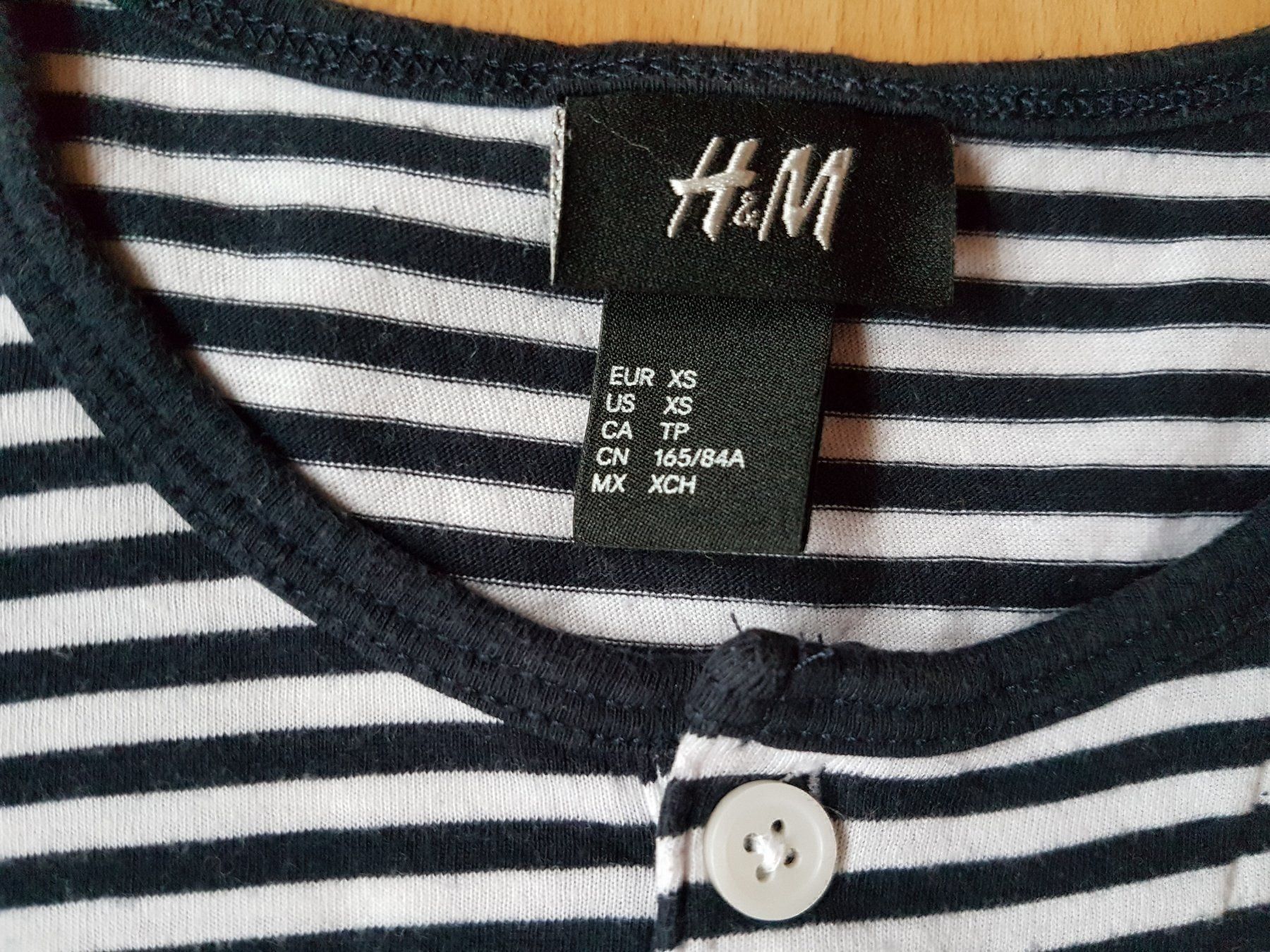 H&M Pullover & Sweatshirts: LEICHTES PULLOVERLI GR XS  H&M ** AB 1.-FR. ** – Gebraucht aus Sax von spazieren 1