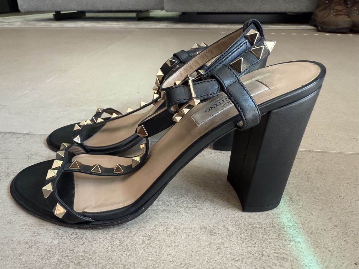 Valentino Scarpe da donna: Valentino Rockstud sandals size 37 – Usato da Cologny venduto da sab_xh7v 2
