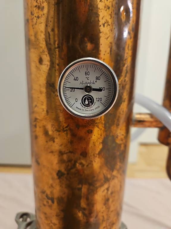 Küchengeräte: Al-Ambik Kupferdestille mit Thermometer – Gebraucht aus Zug von Schwenggeler 1