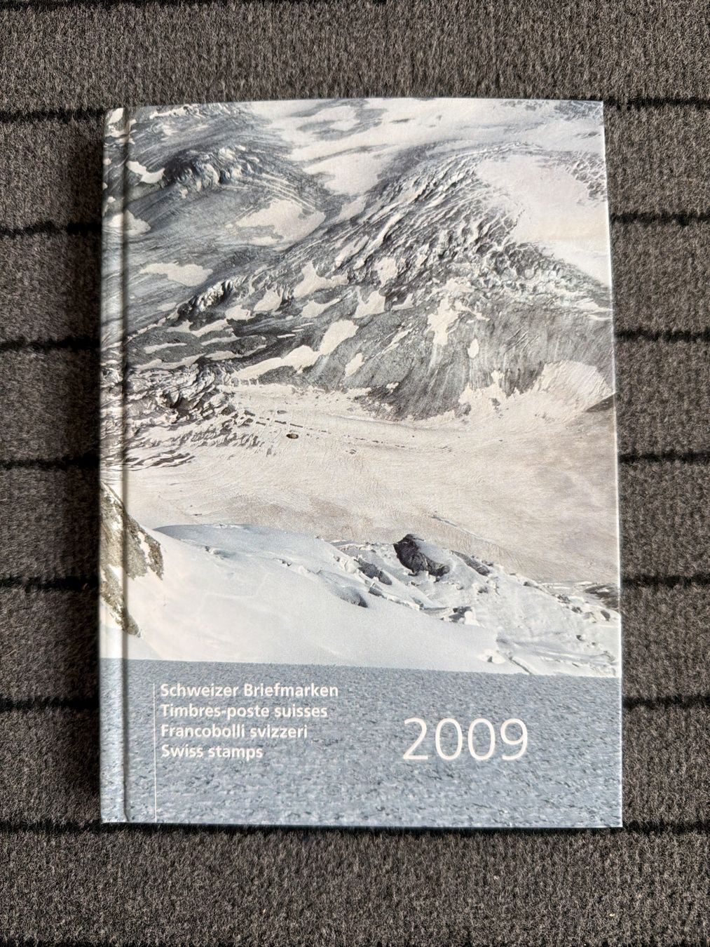 Album: Schweizer Briefmarken Jahrbuch 2009 - Gestempelt – Usato da Wangen SZ venduto da Bendra