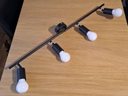 Lampe mit vier Leuchten