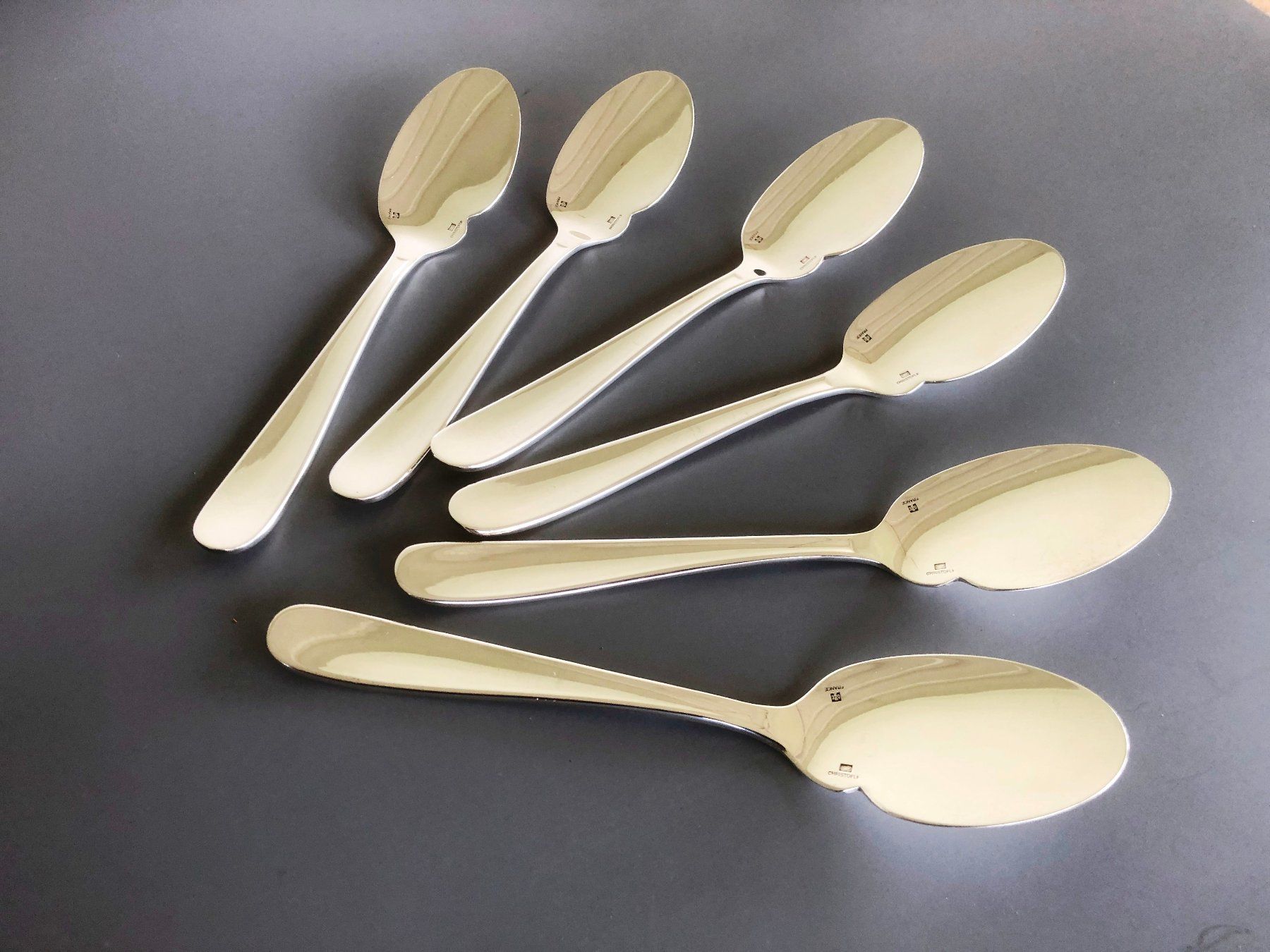 Christofle Cucchiai: 6x Gourmetlöffel Christofle versilbert – Usato da Basel venduto da Tiabeanie