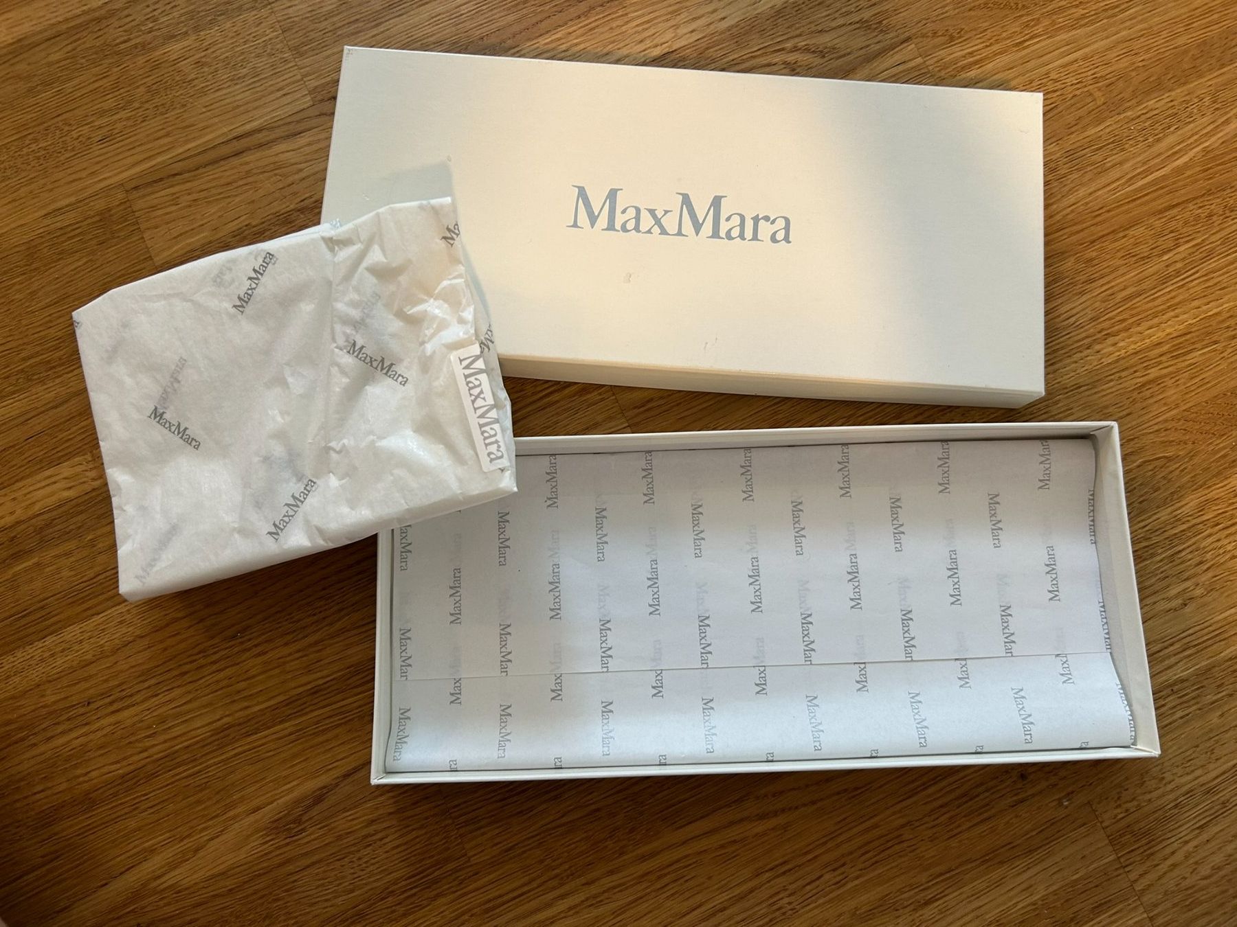 Altro in Decorazioni & Accessori: Original Max Mara Box Kasten – Nuovo (secondo la descrizione) da Küsnacht ZH venduto da filo_fila8700