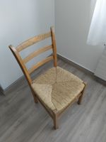 Holzstuhl mit Geviert-Sitzfläche guter Zustand