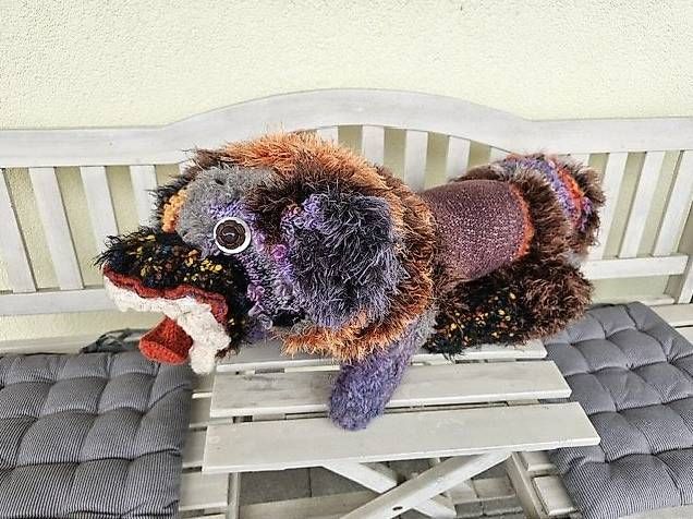 Figurines: selbstgestrickter Hund -Unikat – D'occasion à Waltenschwil par gaby70