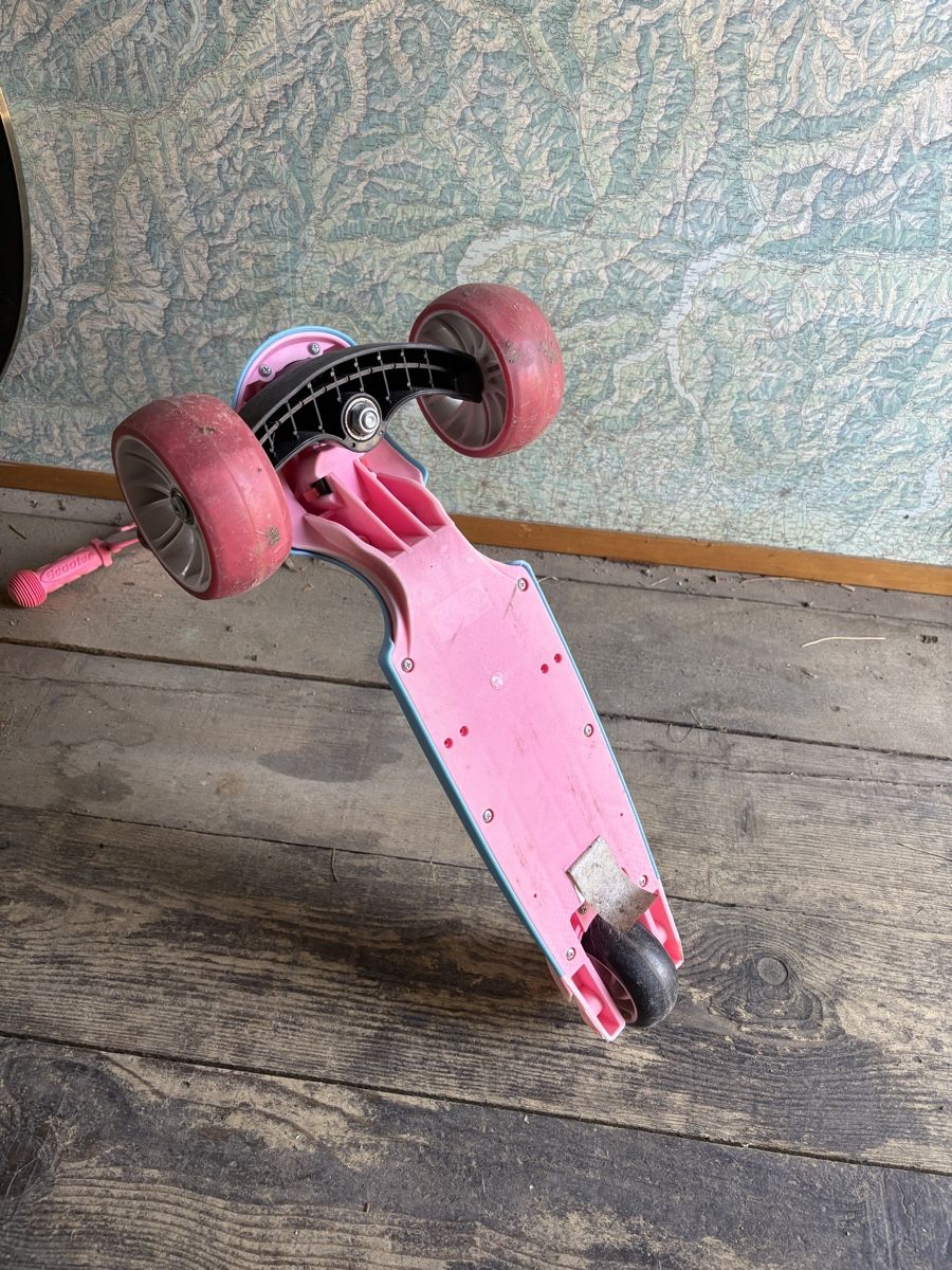 Veicoli per bambini: Trottinette 3 roues enfant – Usato da Neyruz-sur-Moudon venduto da Flachouille 2