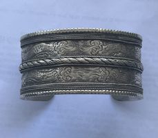 Magnifique bracelet manchette argenté  925
