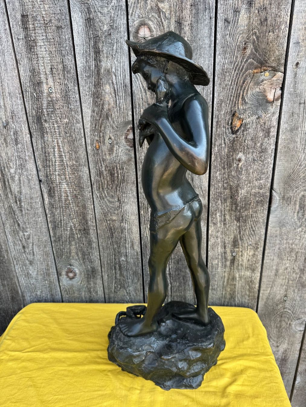 Figuren: Bronze Statue Junge mit Fisch und Krabben – Gebraucht aus Sachseln von BONATI01 7