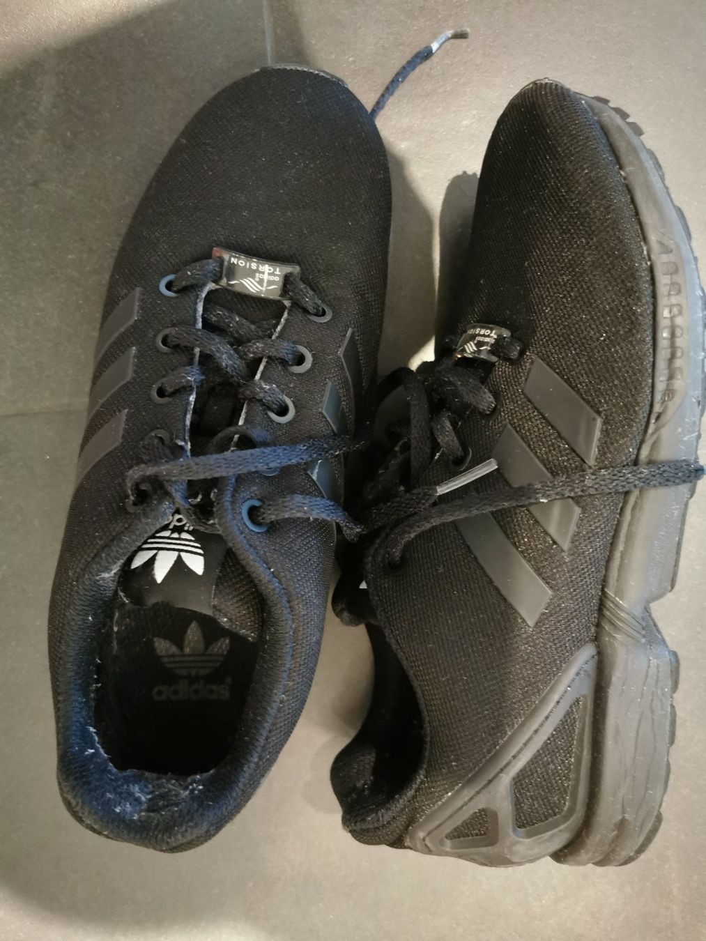 Adidas Scarpe per ragazzi: 2 Paar Adidas Torsion Gr. 38. – Usato da Sursee venduto da Ventiduese 4
