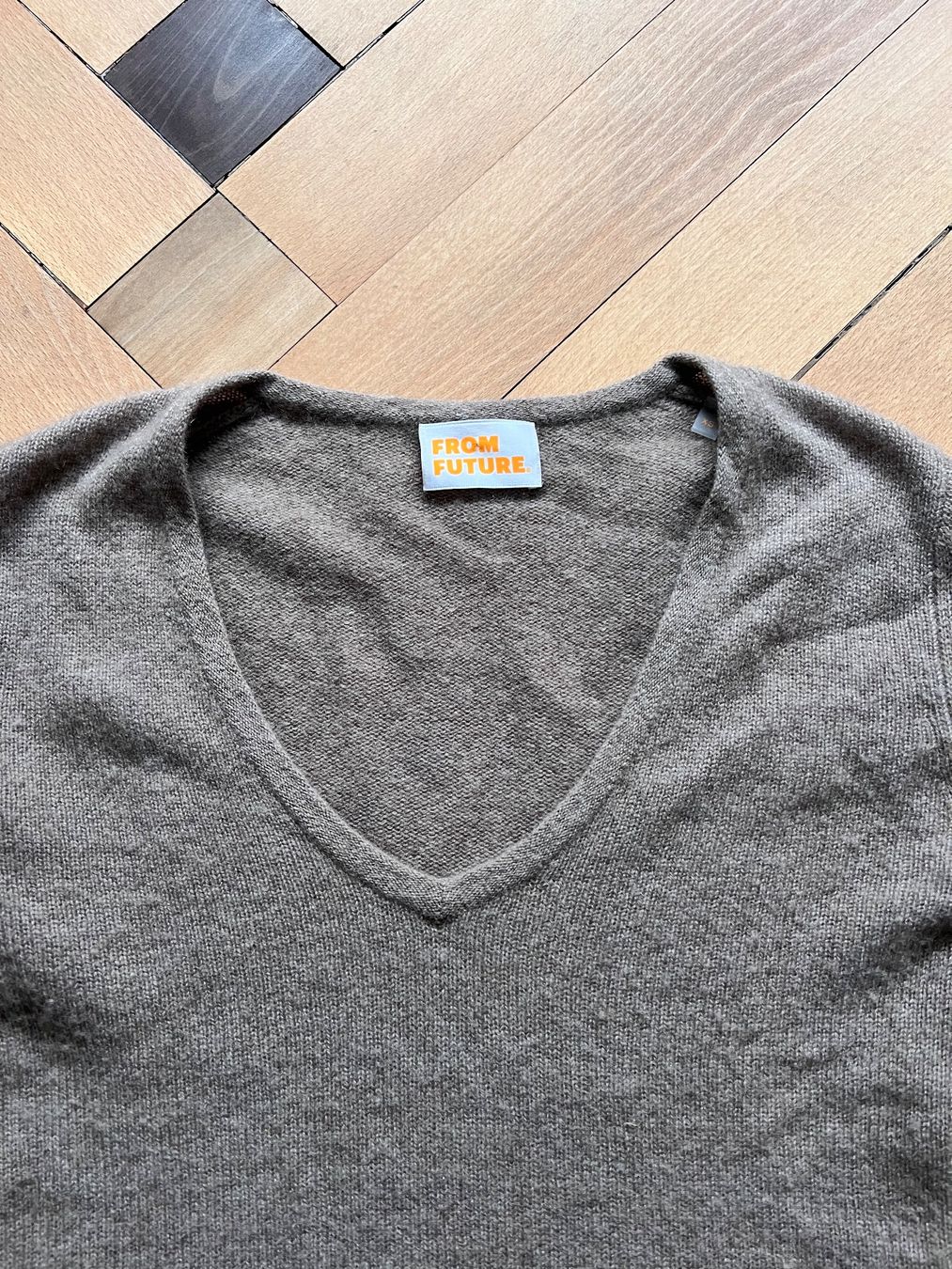 Maglioni & Felpe: 100% Kaschmirpullover, V-Ausschnitt, From Future,Gr. XS – Nuovo (secondo la descrizione) da Luzern venduto da dos_2fbx 3