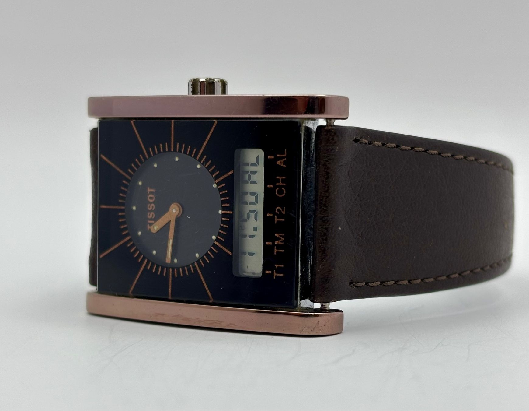 Tissot Montres: VINTAGE-KLASSIKER TISSOT TWO TIMER – D'occasion à Rorschach par ZeitWerk.10 2