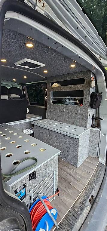 Veicoli da campeggio: VW T5 4Motion Camper, 5 places, aménagé – Usato da Busswil BE venduto da rastasifu