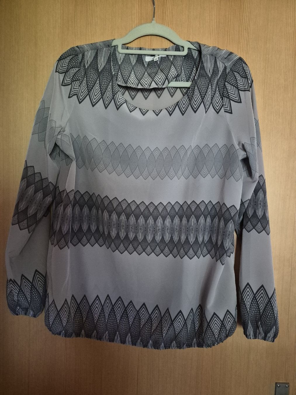Blusen: Bluse Gr 38 – Gebraucht aus Vordemwald von Esel04