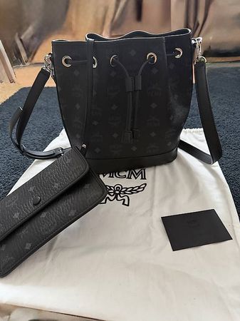 MCM Dessau Beuteltasche inkl Pouch BRANDNEU Ungetragen