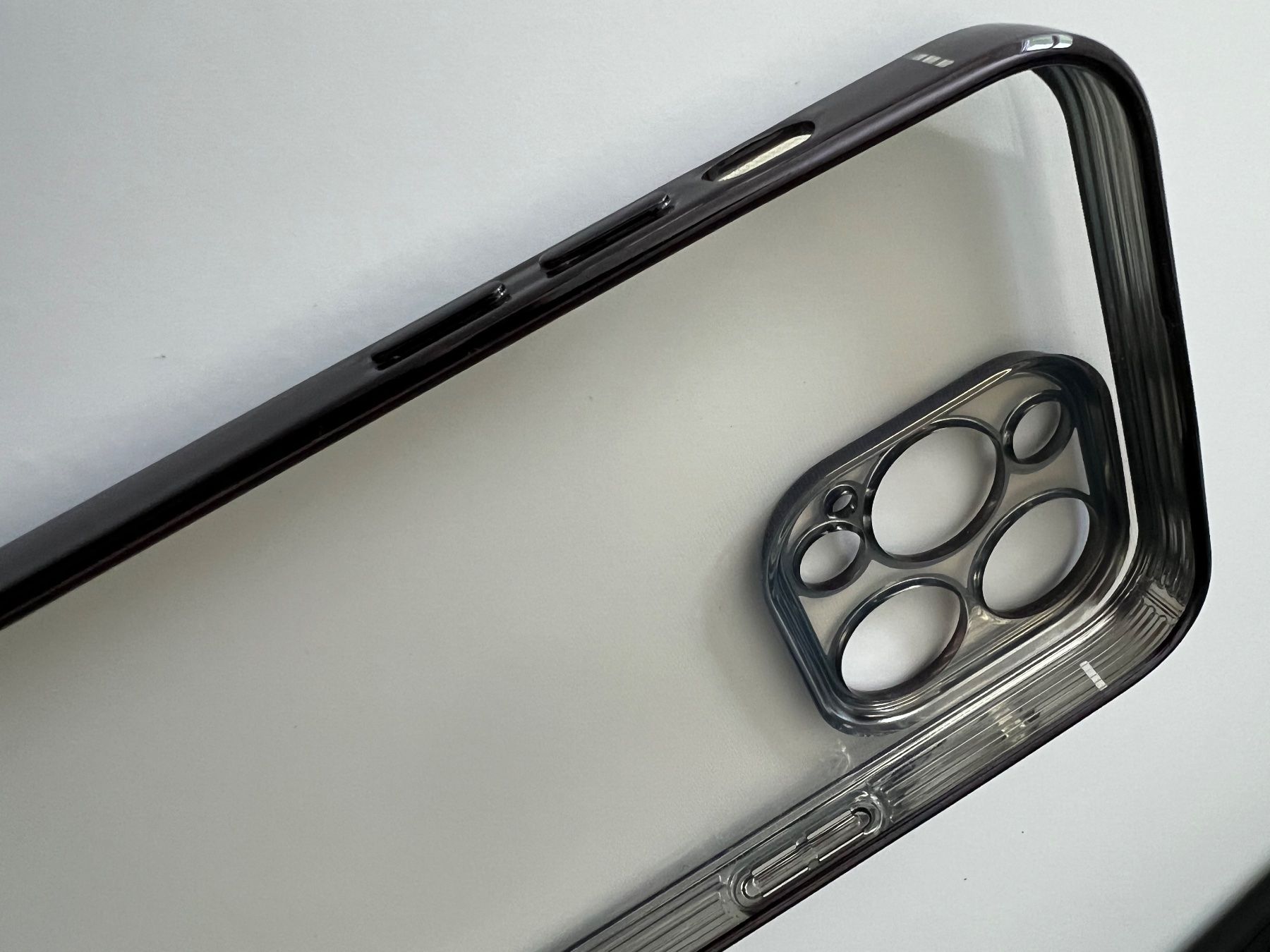 Cover & Protezioni schermo: NEUE Transparente Hülle IPhone 14 Pro Max mit schwarzem Rand – Nuovo (secondo la descrizione) da Altendorf venduto da wqv_97 2
