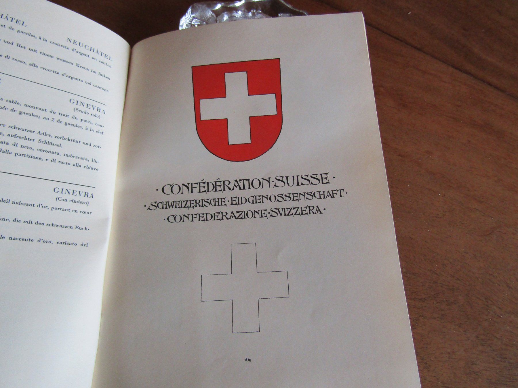 Libri: Wappen der Schweiz. Eidgenossenschaft und Kantone – Difettoso da Herzogenbuchsee venduto da Winigo 3