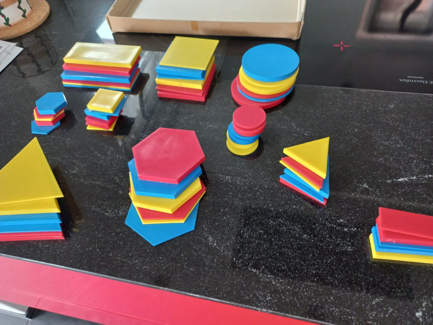 Spielzeuge: Intelligentes Lernspiel mit vielen Formen – Gebraucht aus Rüthi (Rheintal) von topseller2026 1