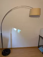 Bogenlampe Chrom mit Marmorfuss und beigem Schirm gebraucht