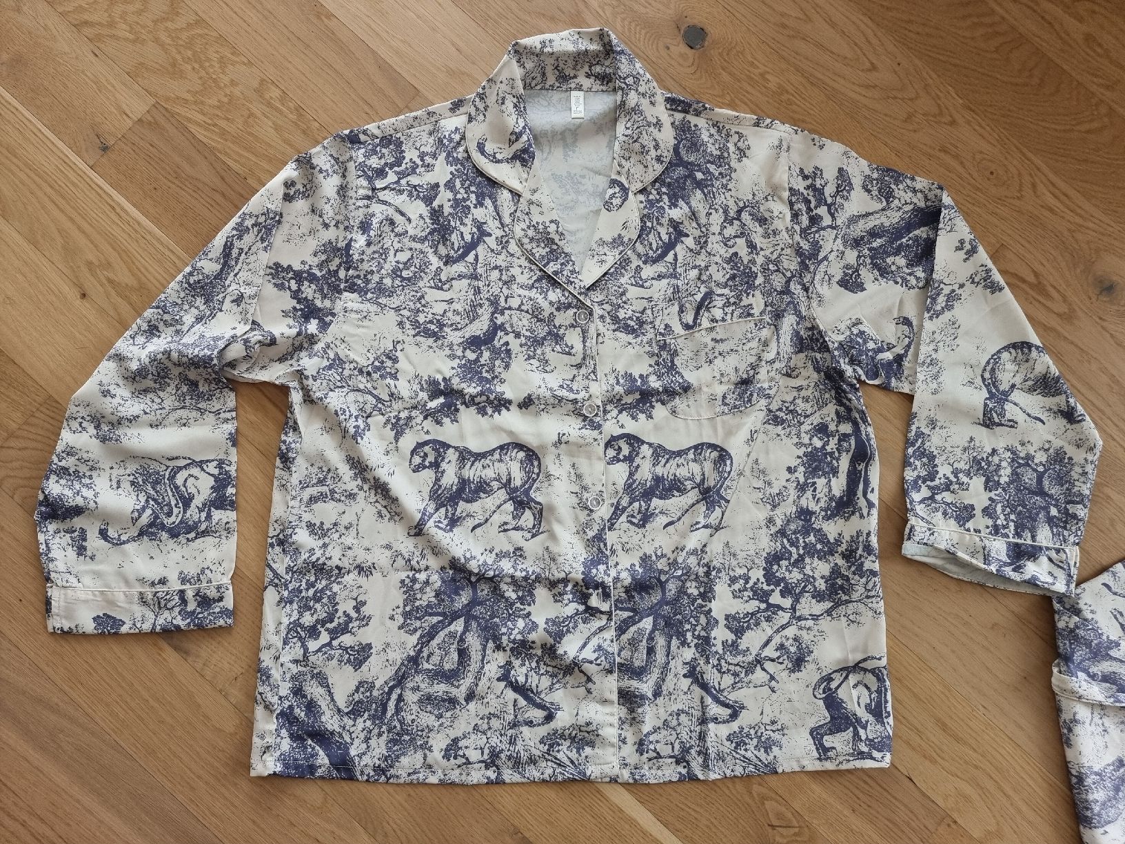Completi & Tailleur: Edler Satinanzug, Gr. S, neuwertig – Usato da Lachen SZ venduto da Moniquen 1
