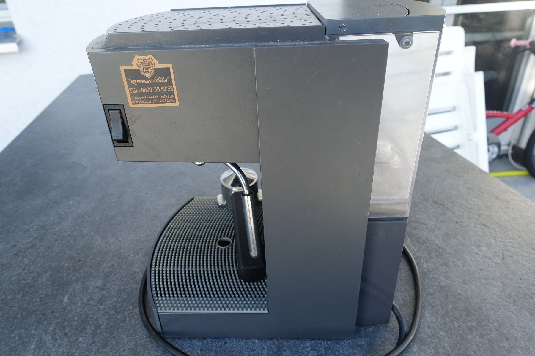 Nespresso Macchine per caffè & Macchine per espresso: Nespresso, eine der erste Top Line Kapsel Systeme, – Usato da Marly venduto da Schrumpf 2