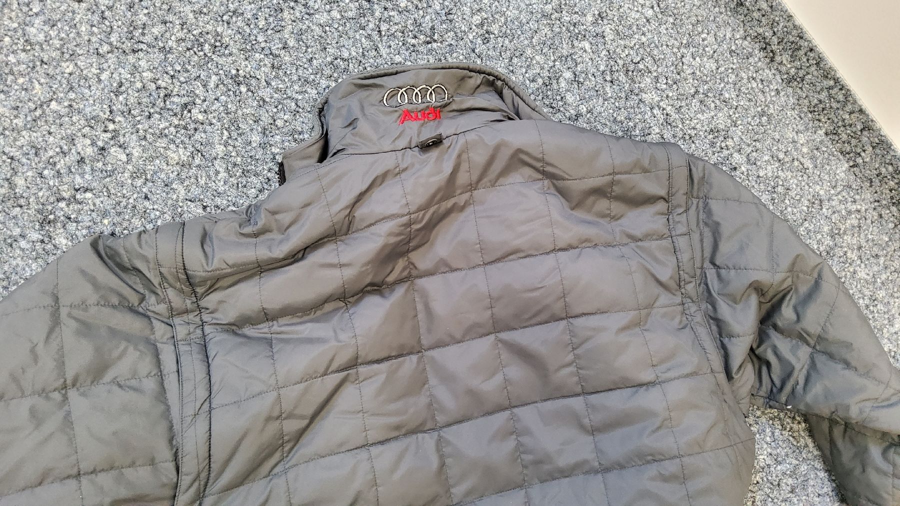 Giacche: Audi Steppjacke Winterjacke Herren Grösse S Grau – Usato da Herisau venduto da Nluanalucas 2