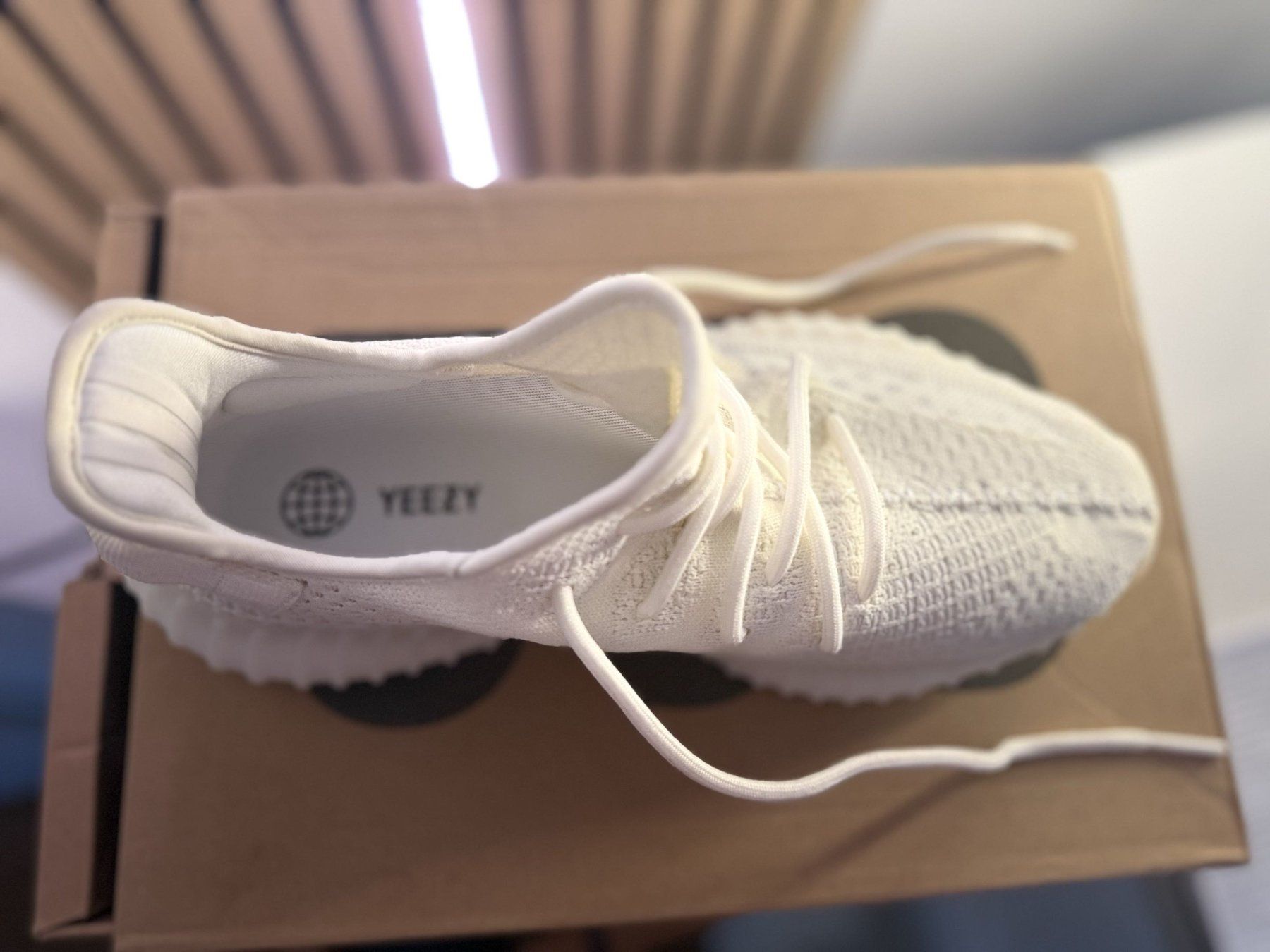 Adidas Scarpe da uomo: ✨Yeezy boost 350 v2 bone✨ – Nuovo e nell'imballaggio originale da Tobel venduto da Carbon-Store 5