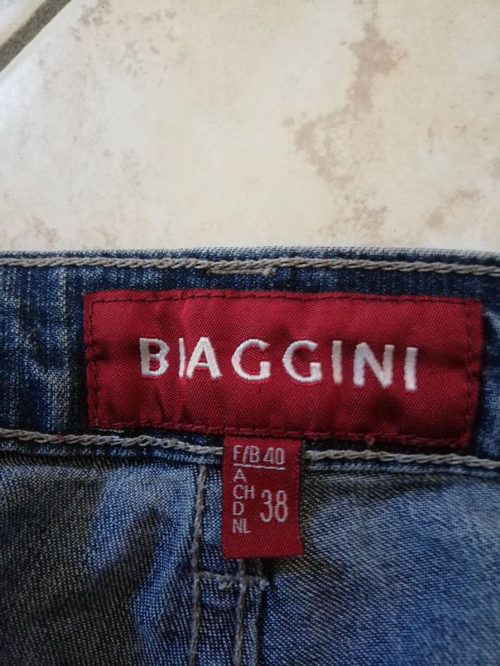 Jeans: Damen Capri Jeans Gr. 38 – Usato da Starrkirch-Wil venduto da LucyDog 3
