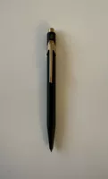 Caran d’ache Kugelschreiber 858 schwarz gold