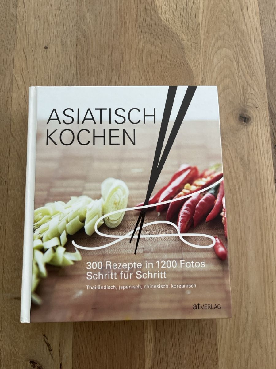 Livres: Kochbuch - Asiatisch kochen – Neuf (Voir description) à Walchwil par Julia_Ke