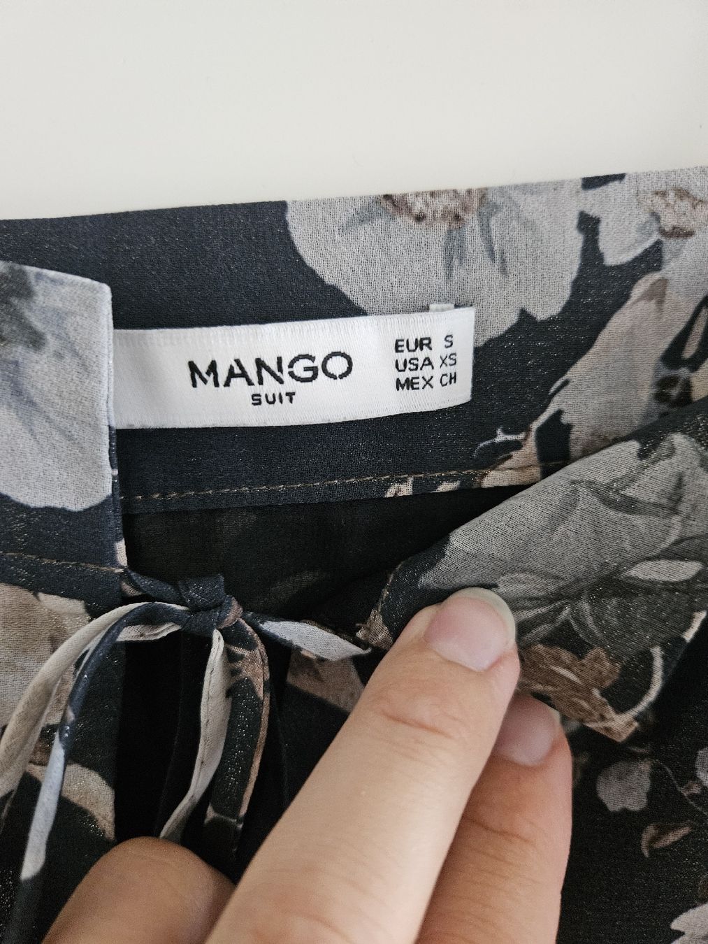Mango Top: Mango Top  – Nuovo (secondo la descrizione) da Wil SG venduto da an_ka 1