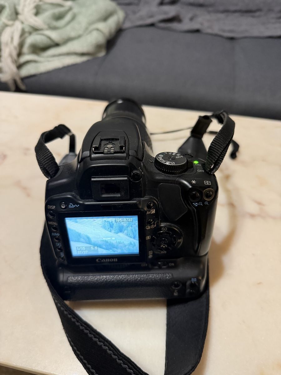 Canon Kamera: Canon EOS 400D avec objectif zoom EF 75-300mm – Gebraucht aus Charmey (Gruyère) von raz_dv9r