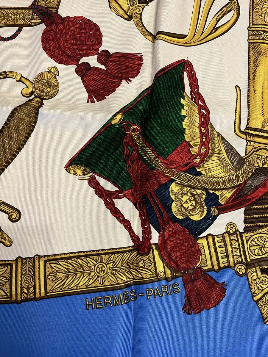Hermès Foulards, Tücher & Schals: Original HERMÈS Seidentuch "Grand Uniforme" hellblau – Neu (gemäss Beschreibung) aus Rapperswil SG von funk3 1